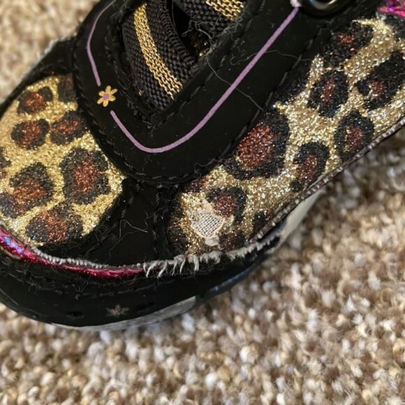 Leopard 🐆 sneakers - 5 toddler - Picture 2 of 6